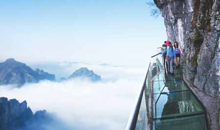 長(zhǎng)沙出發(fā)到張家界玻璃橋云天渡、森林公園、天門(mén)山玻璃棧道往返4天3晚游