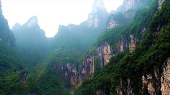 張家界國(guó)家森林公園、鳳凰古城純玩兩晚三日游