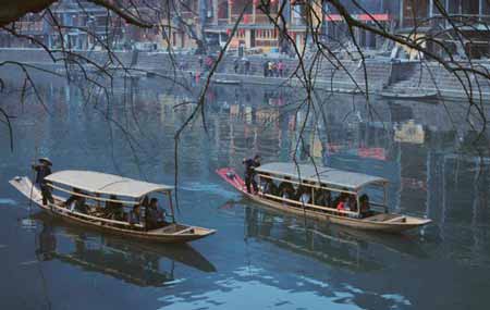 張家界森林公園、袁家界、天子山、大峽谷、玻璃橋、天門山、玻璃棧道、鳳凰古城三晚四日游